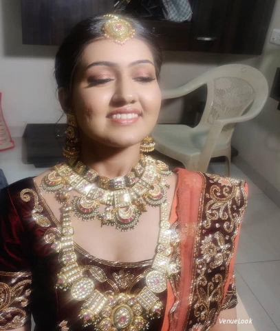 Kirti Gandhi Makeup and Hair1