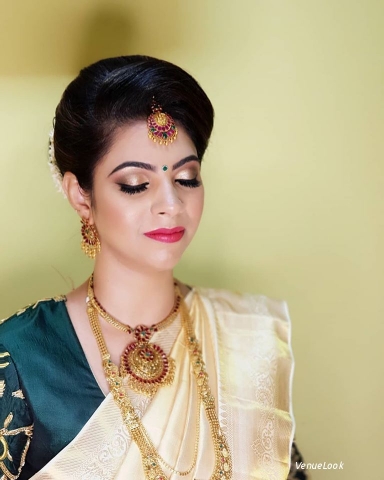 Febulous faces by Disha