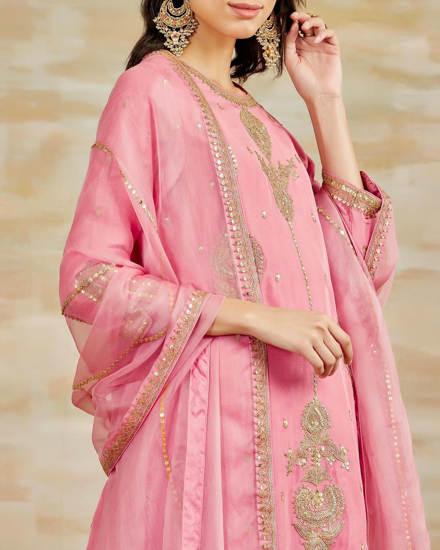 Buy Pink embroidered lehenga set by Nidhi Tholia at Aashni and Co