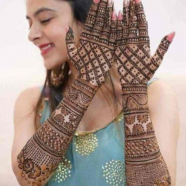 Top mehndi artist in Civil Lines lucknow : u/pratigyamehndiartist