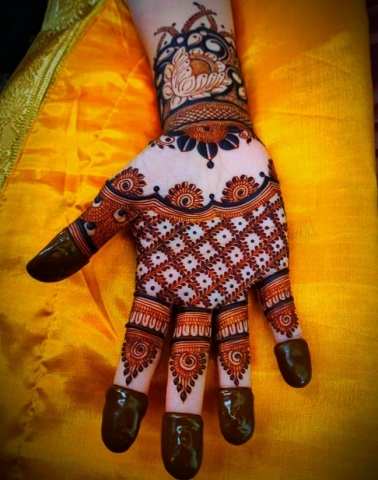 Arun Mehndi artist