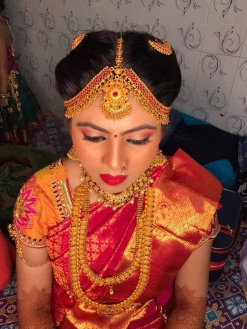 Gayu Thangavelu Makeup Artist