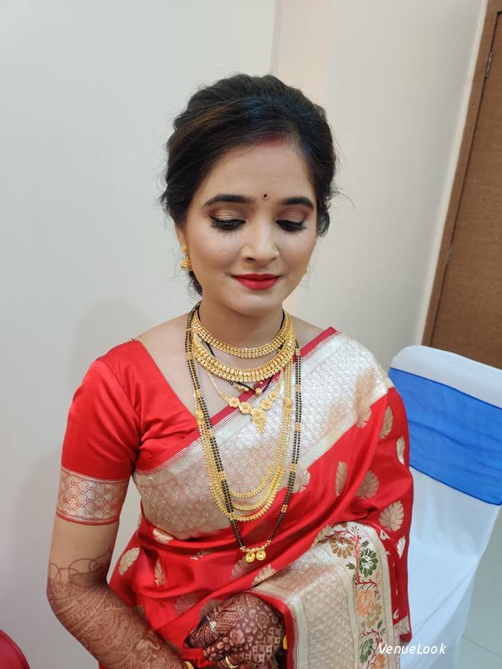 DM 8080558269 weddings #hairstyle #flowerhairstyle #catholicbride #saree  #marathimulagi #paithani #bride… | Instagram