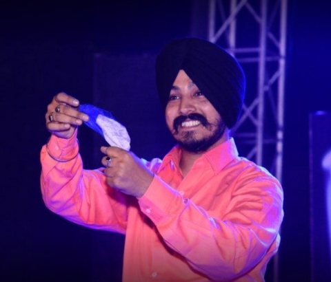 Magician Dev Singh	