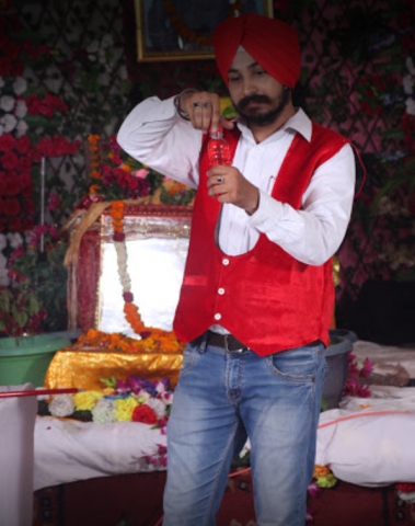 Magician Dev Singh	