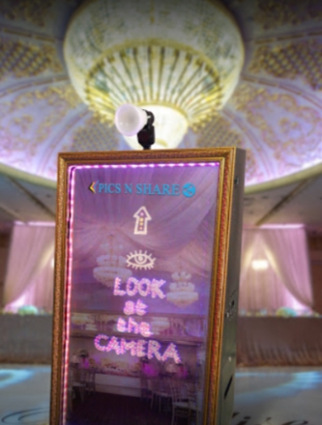 Magic Mirror Selfie Booth