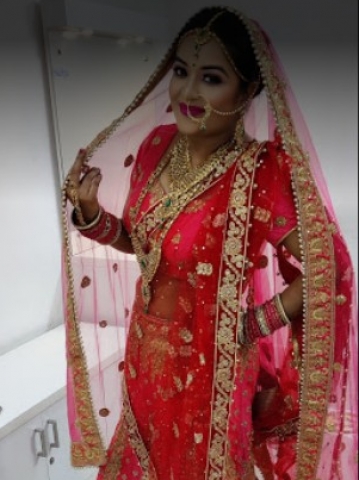 Yamini Saxena Makeup Artist