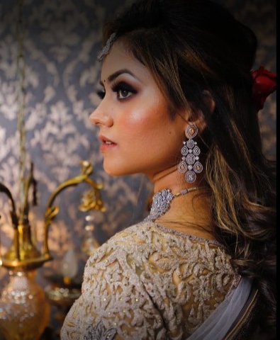 Sonali Aggarwal Makeup Artistr