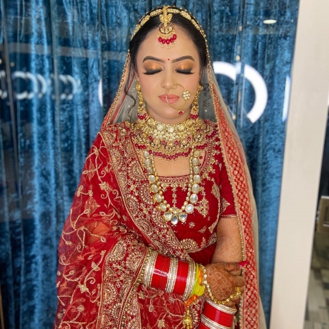 Meenakshi Dutt Makeovers And A