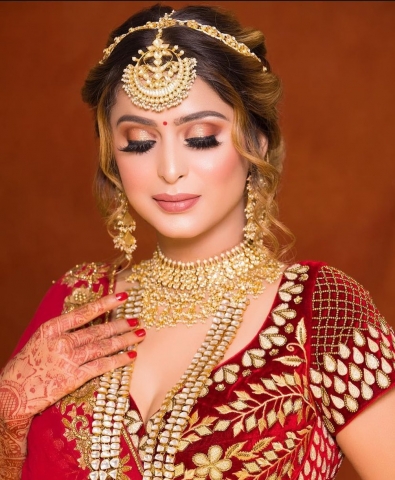 Meenakshi Dutt Makeovers And A