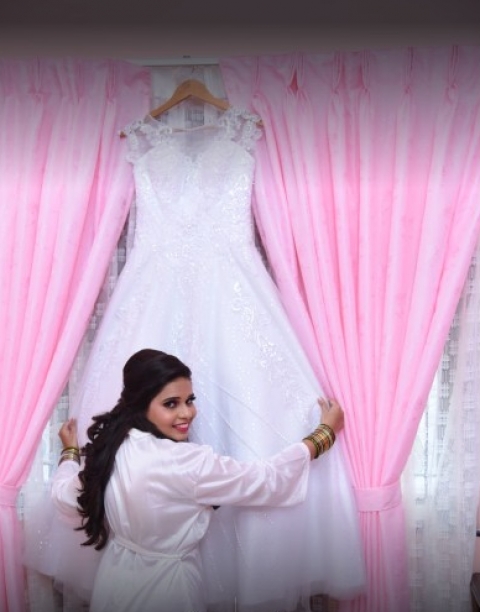 Celebrity Wedding Dress Shop at Sowcarpet, Latest New Trendy Bridal Dress  Studio 1pcs Courier Online - YouTube