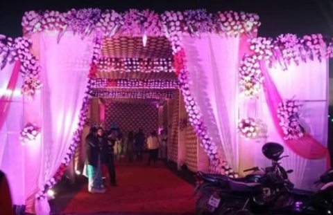 An Urgent Flower Decoration