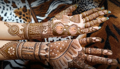 Meenal Mehndi Artist
