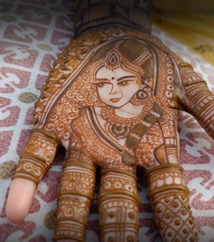 Meenal Mehndi Artist