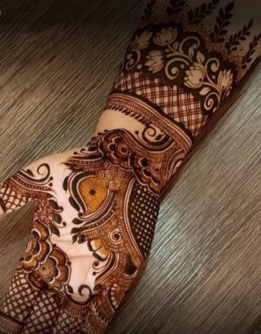 Yashi Mehndi Artist N Makeup A