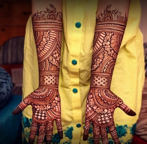 Varsha Mehandi Artist