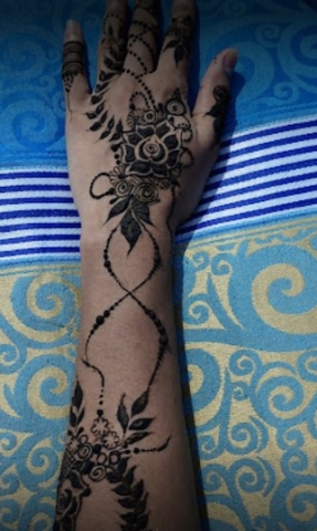 Glamorous Henna Art