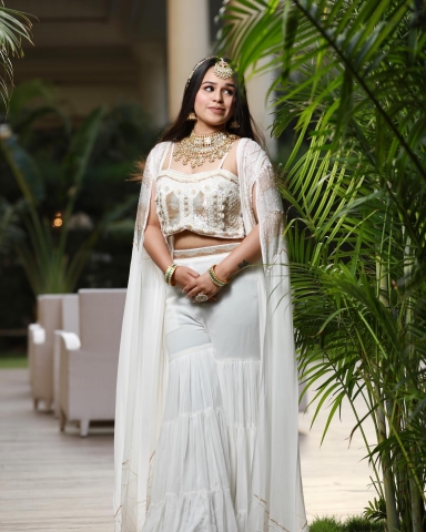 Label Akshi Haute Couture Stud