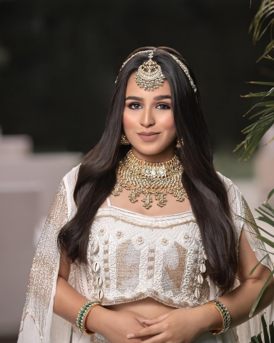 Label Akshi Haute Couture Stud