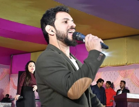 Rising Stars Entertainer by Tu