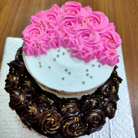 B Home Bakers And Florists