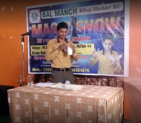 Magician D K Sharma
