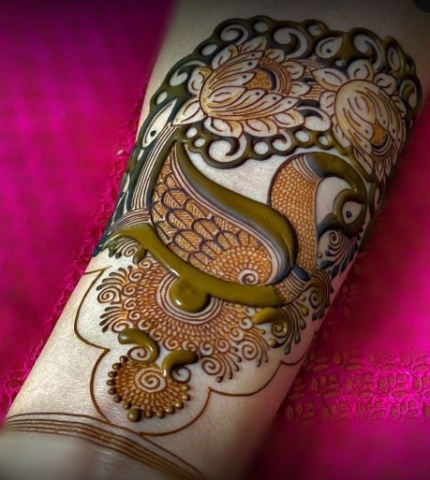 Ravi Mehandi Artist