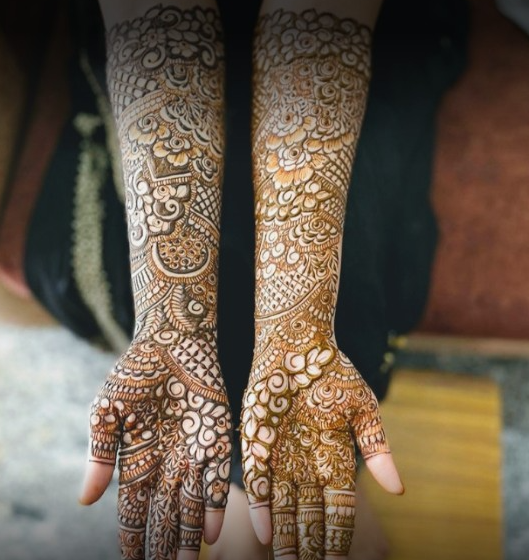 Saniya Mehndi Artist