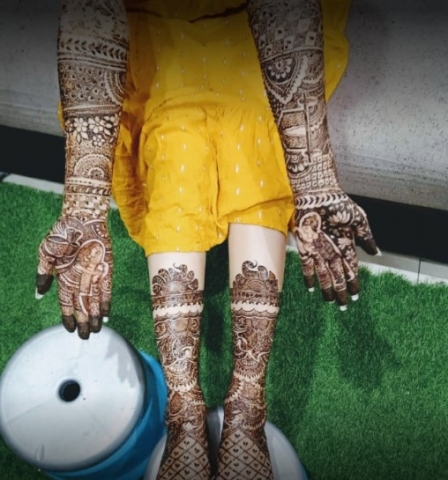 Saniya Mehndi Artist