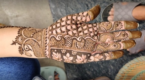 Lucky Mehandi Arts And Tattoos Arts By Adesh Nayak