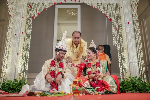 MUHURTO - A Moment Catcher