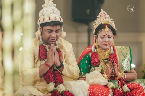 MUHURTO - A Moment Catcher